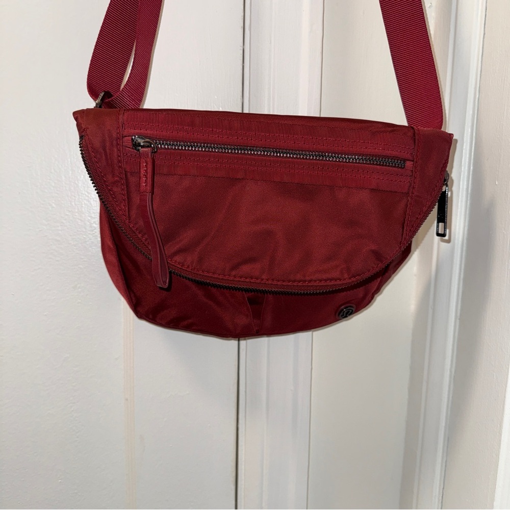 lululemon athletica Red Crossbody Bag - Picture 3 of 9